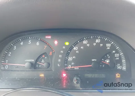 2004 Toyota Camry Xle z USA, uszkodzony, nr VIN JTDBE32K440263589